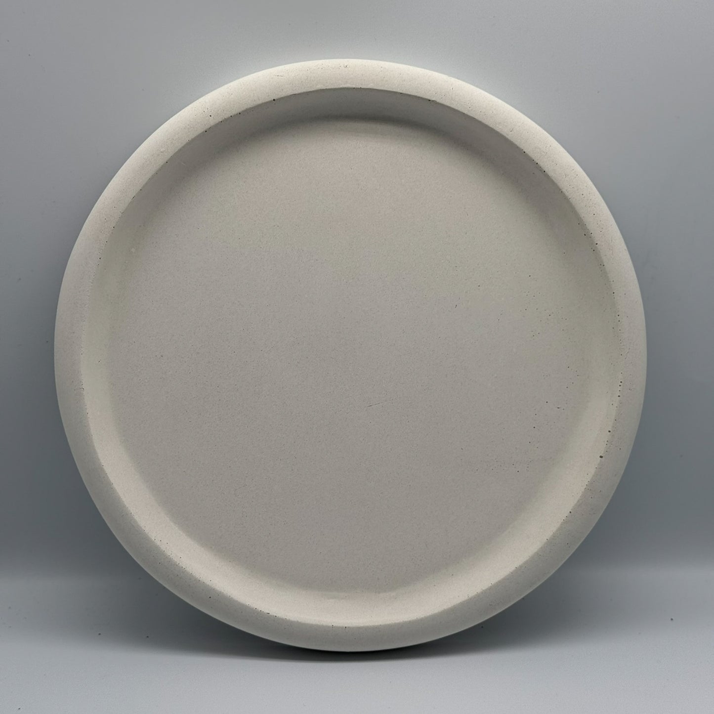 Circular Concrete Tray – Minimalist & Functional